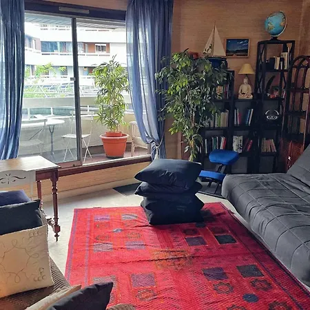 Appartamento Comfortable 30 M Studio With Balcony