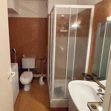 Appartamento Comfortable 30 M Studio With Balcony